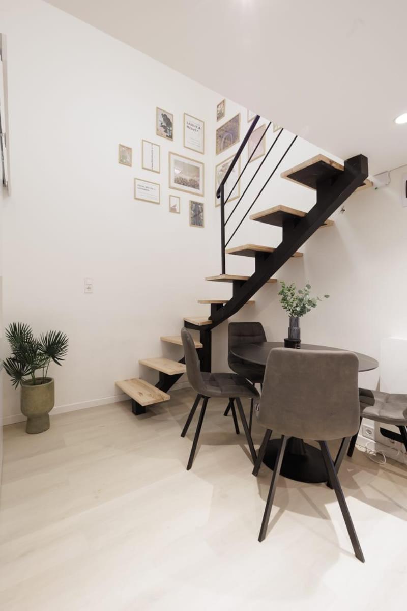 Appartamento The Urban Chill Spot Harsfa Street Budapest Esterno foto